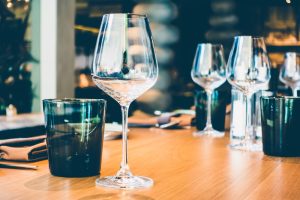 La importancia de la cristalería en los servicios de restauración