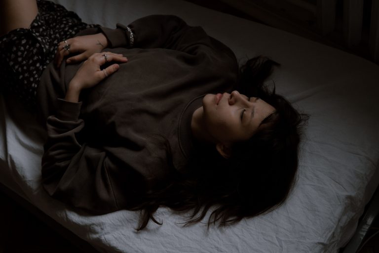 Cómo se comporta el cuerpo durante las horas del sueño
